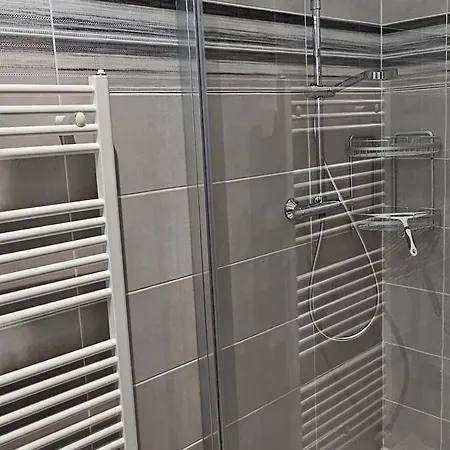 De Charme Près Du Mans Avec Piscine Et Climatisation - Fr-1-410-381 * Changé